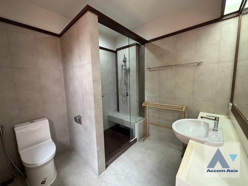 26  4 br House for rent and sale in New Phetchaburi ,Bangkok MRT Phetchaburi AA35870