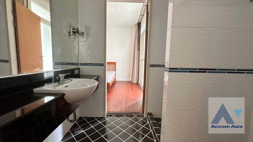 25  4 br Apartment For Rent in Sukhumvit ,Bangkok BTS Asok - MRT Sukhumvit at Privacy of Living AA35881