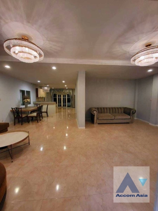 5  6 br House For Sale in Samutprakan ,Samutprakan  at Exclusive House in compound AA35908