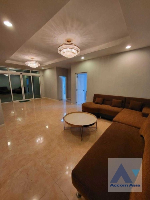 4  6 br House For Sale in Samutprakan ,Samutprakan  at Exclusive House in compound AA35908
