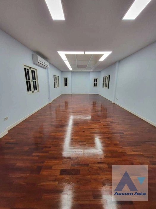 13  6 br House For Sale in Samutprakan ,Samutprakan  at Exclusive House in compound AA35908