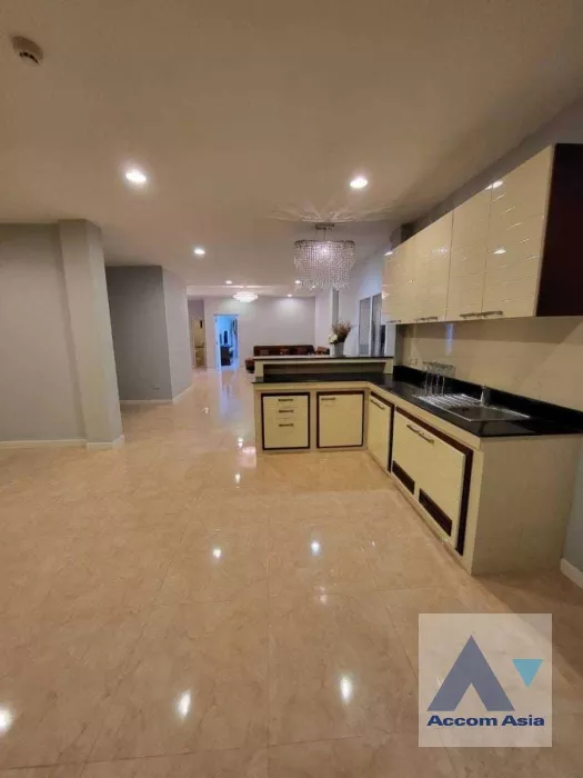 8  6 br House For Sale in  ,Samutprakan  at Exclusive House in compound AA35908