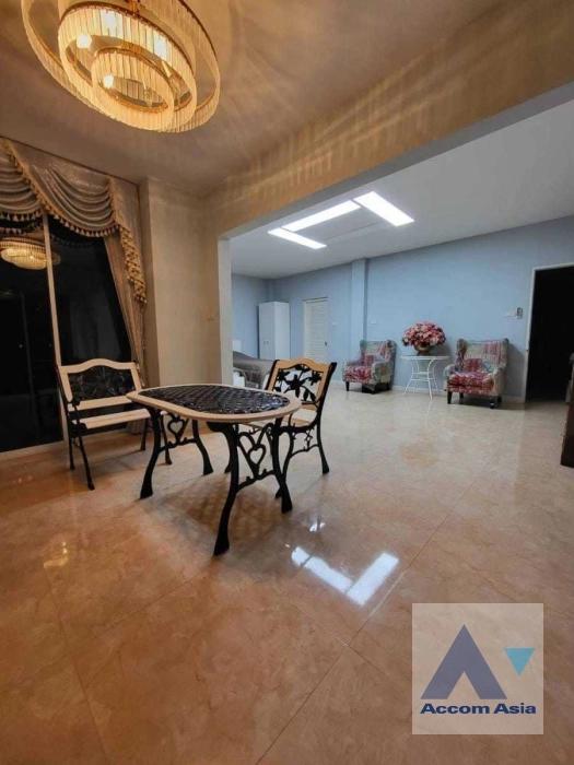 6  6 br House For Sale in Samutprakan ,Samutprakan  at Exclusive House in compound AA35908