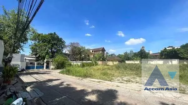 unit Land For Sale in Pattanakarn, Bangkok  near BTS Phra khanong (AA35909)