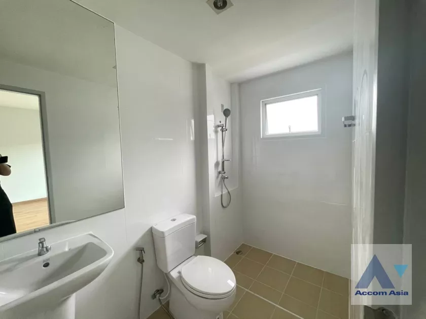 10  4 br House For Rent in Phaholyothin ,Bangkok MRT Lat Phrao AA35914