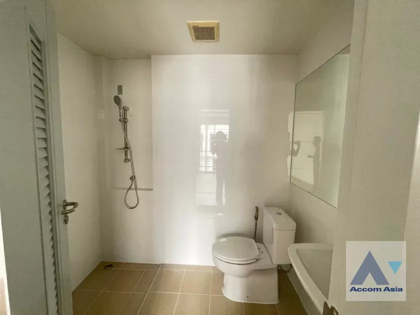 9  4 br House For Rent in Phaholyothin ,Bangkok MRT Lat Phrao AA35914