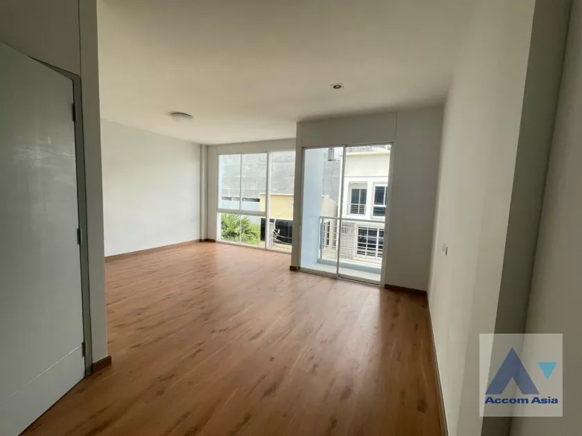 6  4 br House For Rent in Phaholyothin ,Bangkok MRT Lat Phrao AA35914