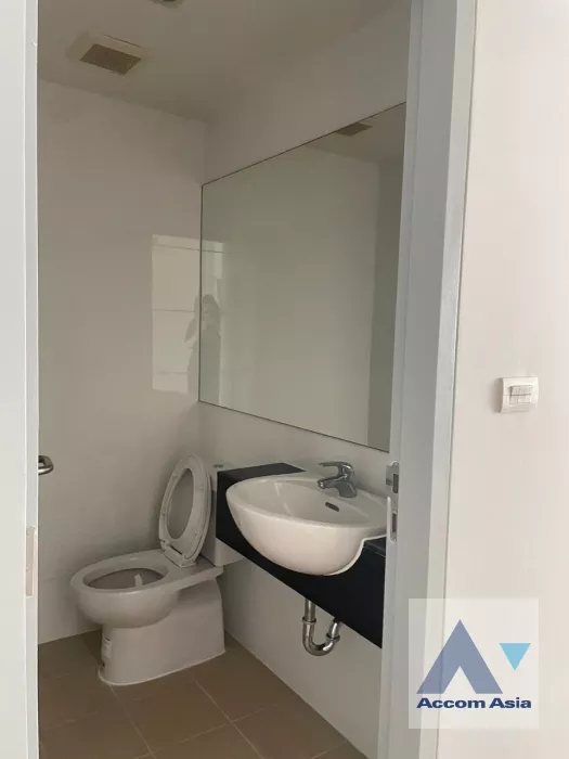 12  4 br House For Rent in Phaholyothin ,Bangkok MRT Lat Phrao AA35914