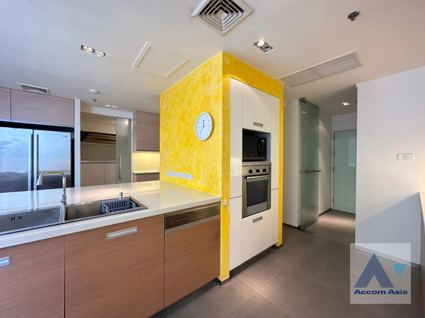 17  3 br Condominium For Rent in Ploenchit ,Bangkok BTS Chitlom at Langsuan Ville AA35919