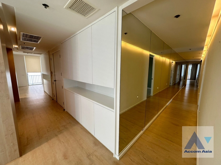 40  3 br Condominium For Rent in Ploenchit ,Bangkok BTS Chitlom at Langsuan Ville AA35919