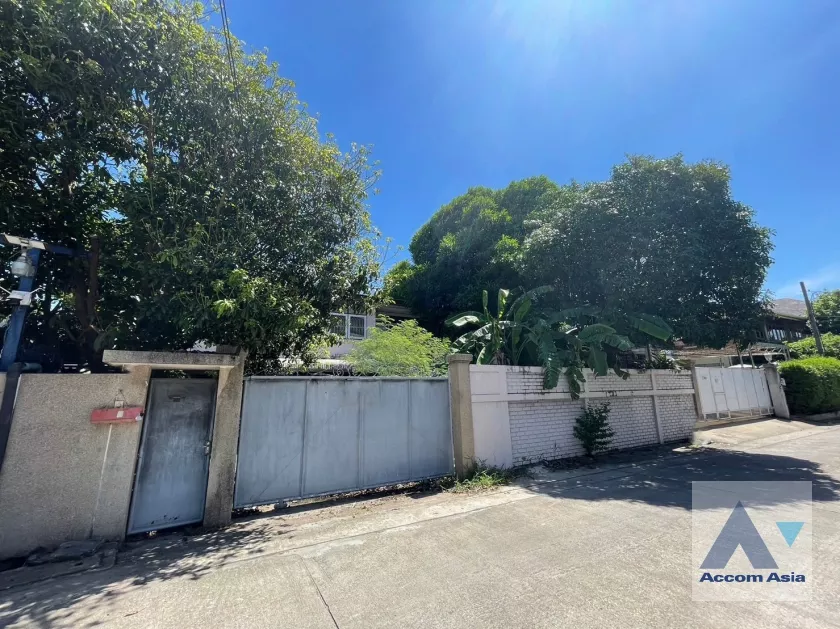 unit House For Sale in Sukhumvit, Bangkok  near BTS Phra khanong (AA35921)