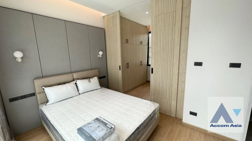 9  4 br House for rent and sale in Sukhumvit ,Bangkok BTS Phra khanong AA35924