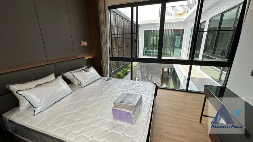 11  4 br House for rent and sale in Sukhumvit ,Bangkok BTS Phra khanong AA35924