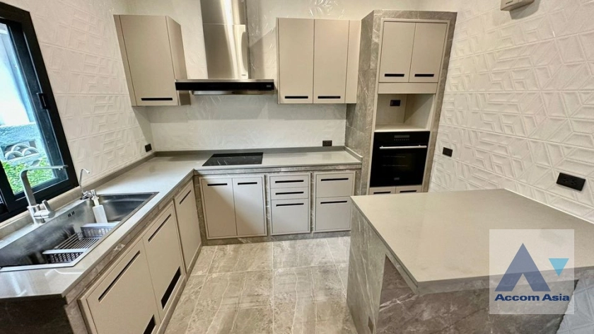 7  4 br House for rent and sale in Sukhumvit ,Bangkok BTS Phra khanong AA35924