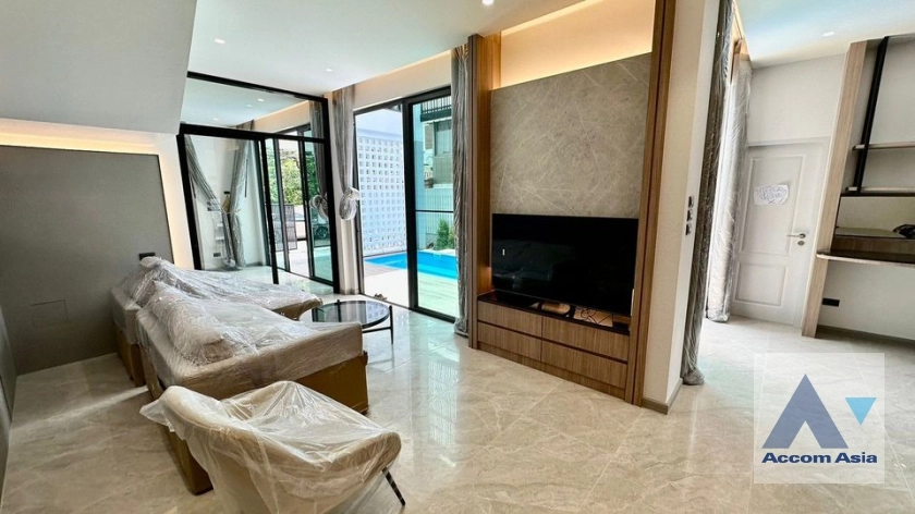 unitPrivate Swimming Pool |  4 Bedrooms  House For Rent & Sale in Sukhumvit, Bangkok  near BTS Phra khanong (AA35924)