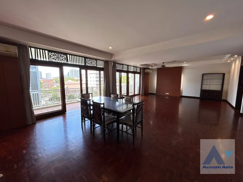  5 Bedrooms  Apartment For Rent in Sathorn, Bangkok  near BTS Chong Nonsi - MRT Lumphini (AA35927)