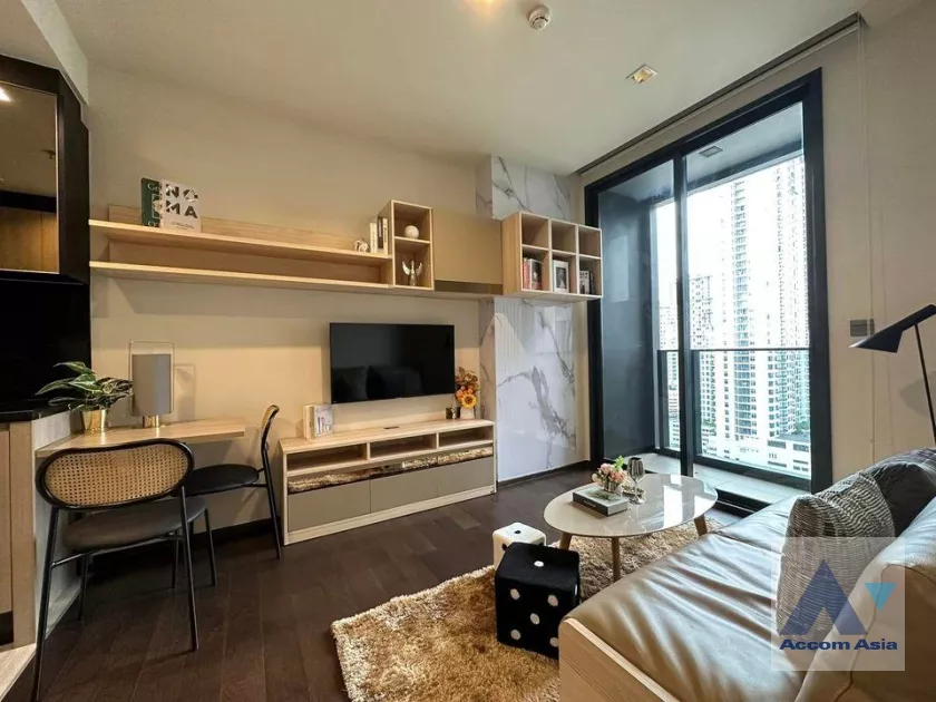 The Line Ratchathewi Condominium  1 Bedroom for Sale BTS Ratchathewi in Newphetchaburi Bangkok