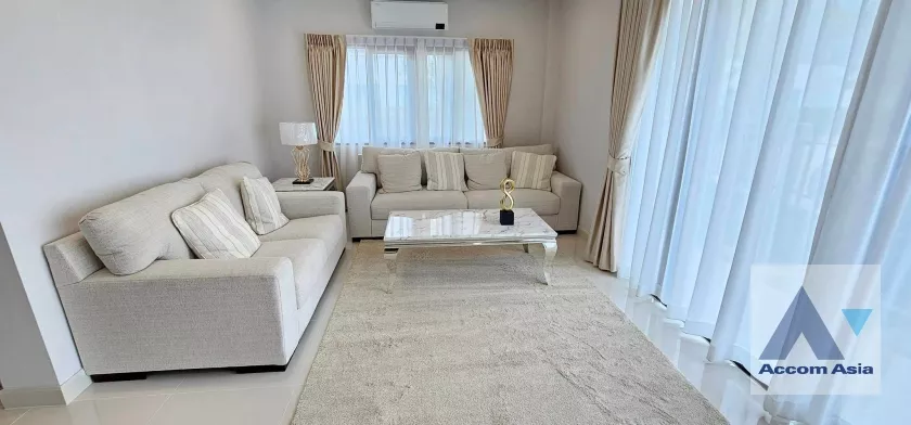  4 Bedrooms  House For Rent in ,   (AA35962)