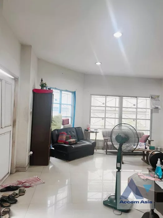 4  4 br House For Rent in Charoenkrung ,Bangkok  at Homey at Sathorn AA35973