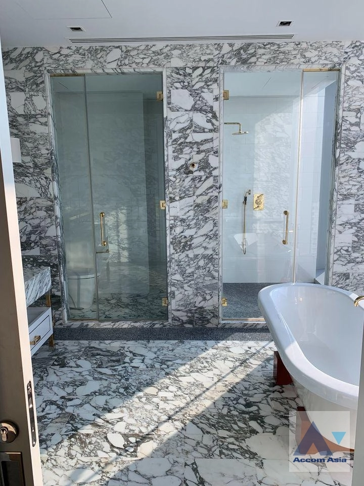 unitFully Furnished |  3 Bedrooms  Condominium For Sale in Silom, Bangkok  near BTS Chong Nonsi (AA35979)