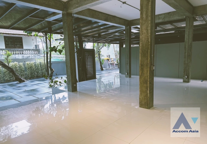 11  House For Rent in Ratchadaphisek ,Bangkok MRT Lat Phrao AA35989