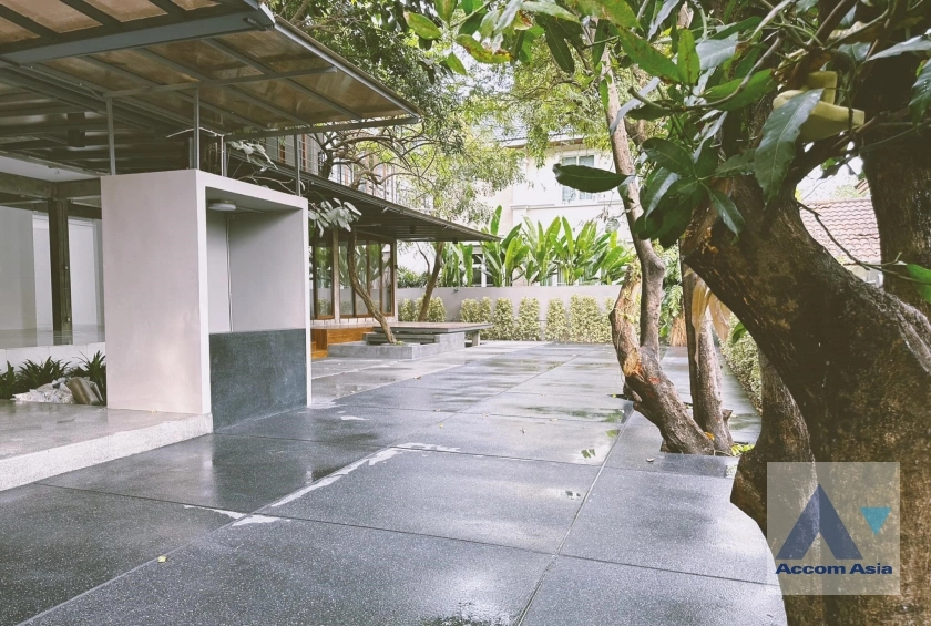 8  House For Rent in Ratchadaphisek ,Bangkok MRT Lat Phrao AA35989