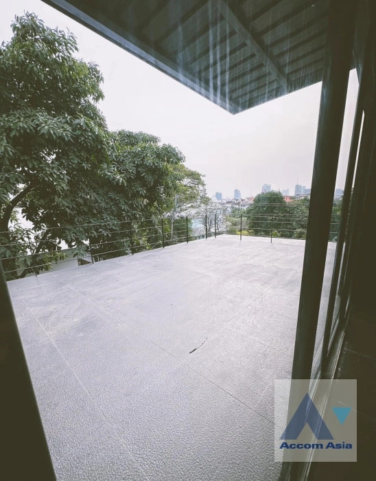 27  House For Rent in Ratchadaphisek ,Bangkok MRT Lat Phrao AA35989