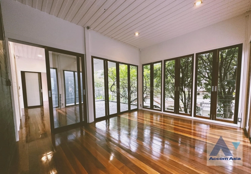 21  House For Rent in Ratchadaphisek ,Bangkok MRT Lat Phrao AA35989