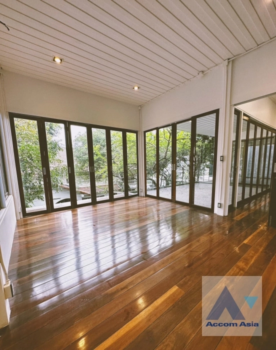 28  House For Rent in Ratchadaphisek ,Bangkok MRT Lat Phrao AA35989