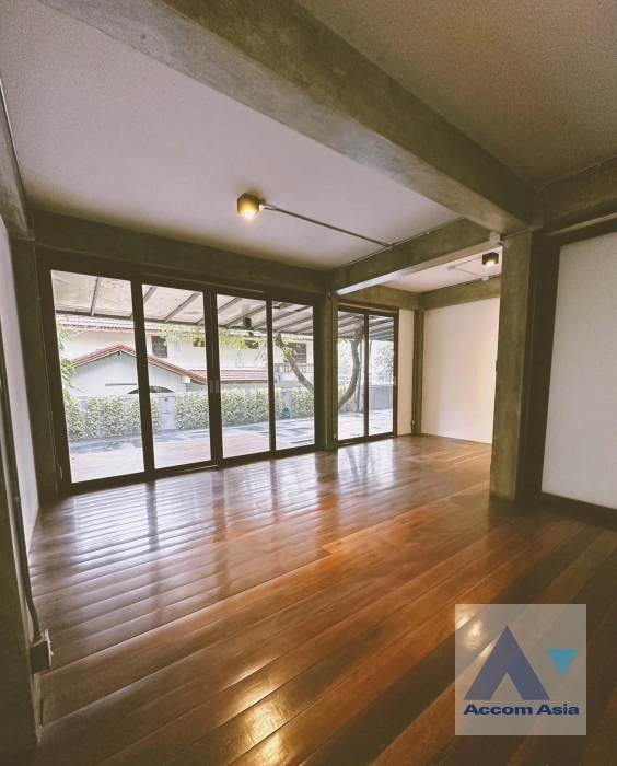 31  House For Rent in Ratchadaphisek ,Bangkok MRT Lat Phrao AA35989