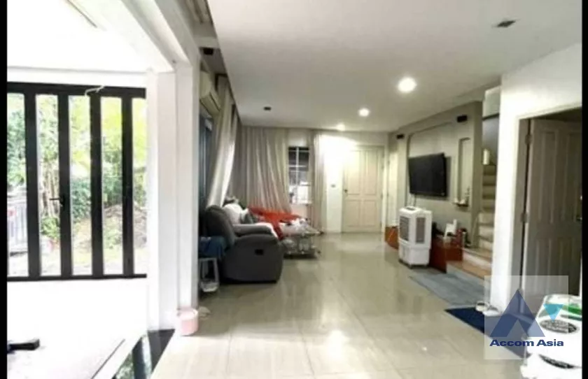 Home Park Townhouse  2 Bedroom for Sale   in Latphrao Bangkok