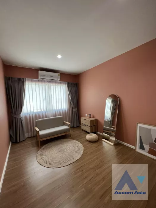 5  3 br Townhouse For Rent in Latkrabang ,Bangkok  at Newly modern style living place AA36002