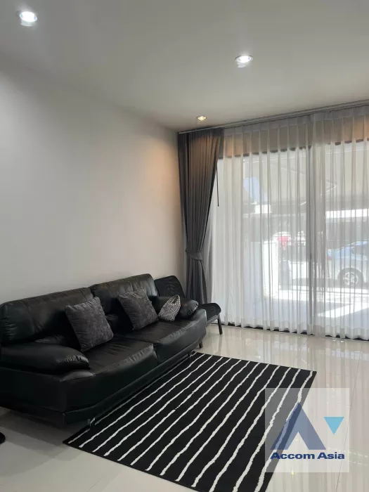  2  3 br Townhouse For Rent in Latkrabang ,Bangkok  at Newly modern style living place AA36002