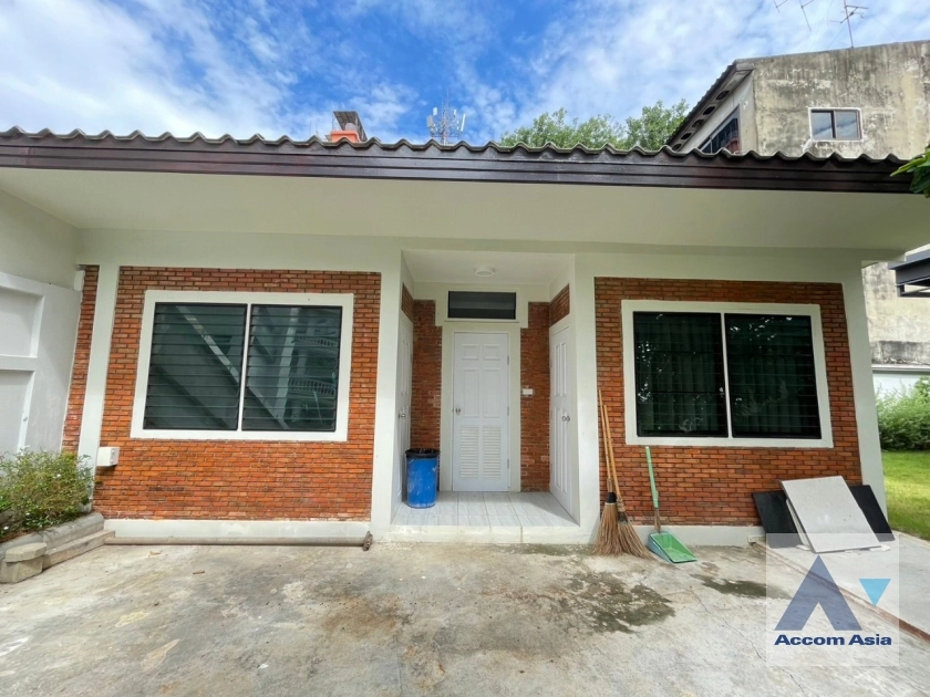 5  4 br House For Rent in Phaholyothin ,Bangkok BTS Victory Monument - ARL Makkasan AA36013