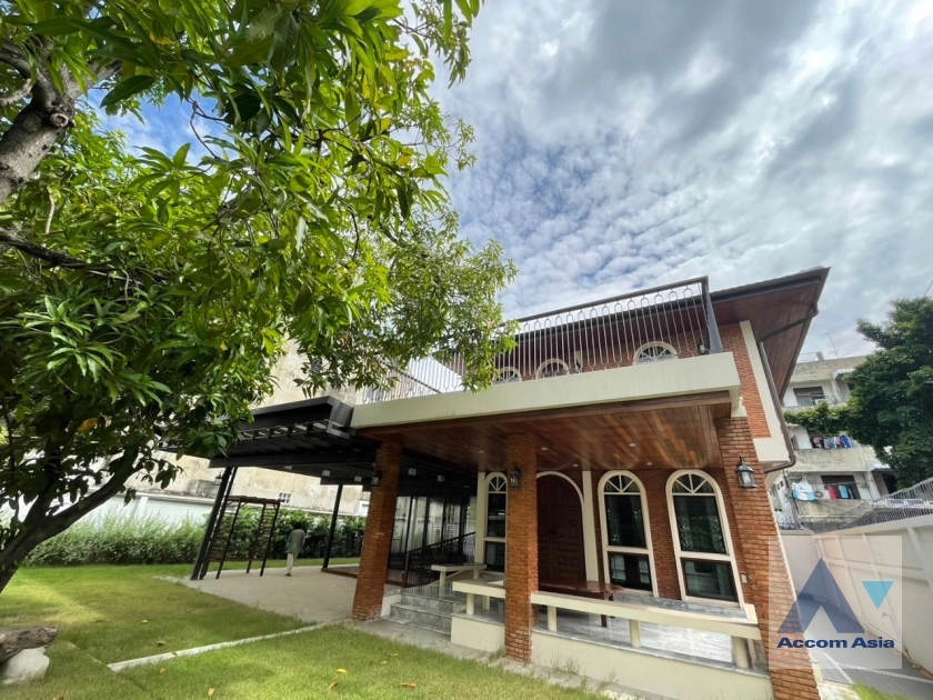  1  4 br House For Rent in Phaholyothin ,Bangkok BTS Victory Monument - ARL Makkasan AA36013