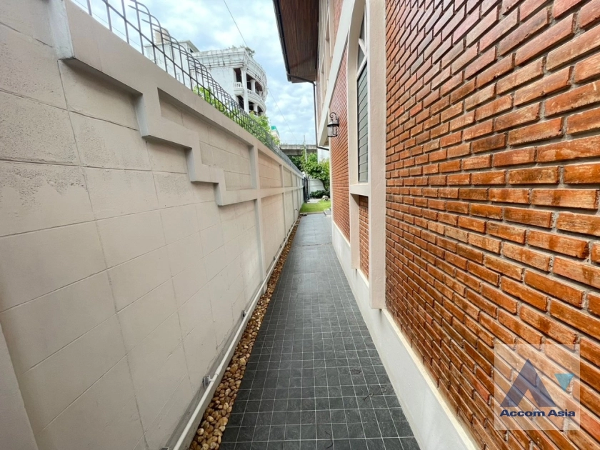 9  4 br House For Rent in Phaholyothin ,Bangkok BTS Victory Monument - ARL Makkasan AA36013