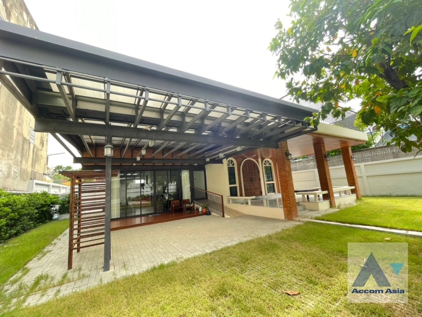 15  4 br House For Rent in Phaholyothin ,Bangkok BTS Victory Monument - ARL Makkasan AA36013