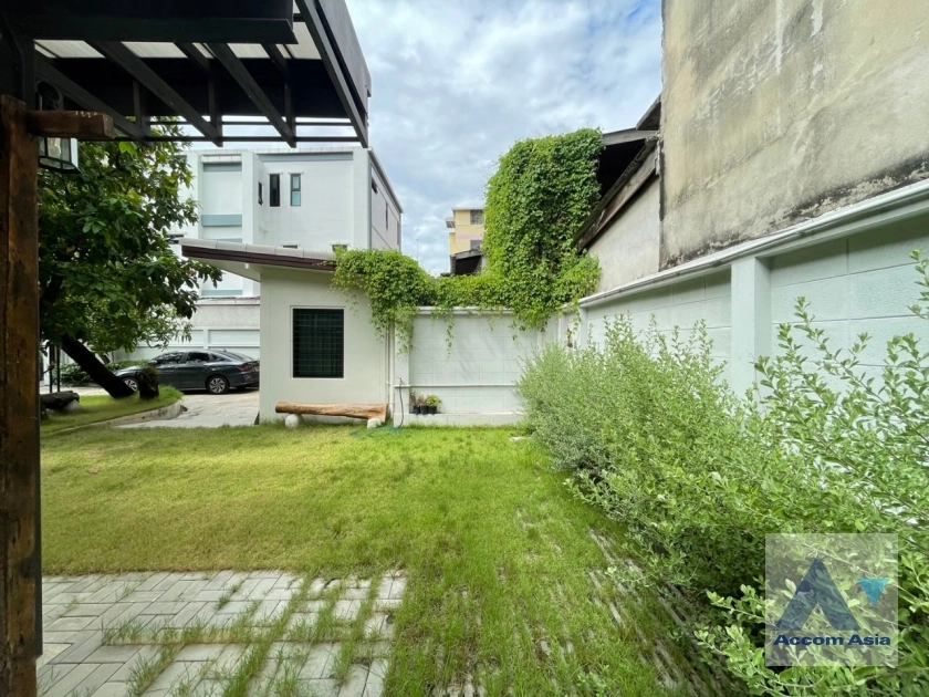 12  4 br House For Rent in Phaholyothin ,Bangkok BTS Victory Monument - ARL Makkasan AA36013