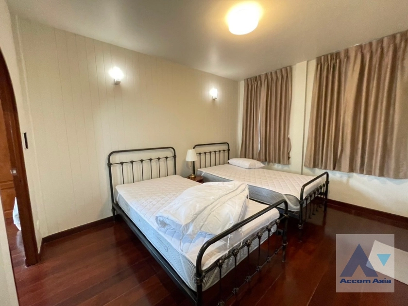 13  4 br House For Rent in Phaholyothin ,Bangkok BTS Victory Monument - ARL Makkasan AA36013