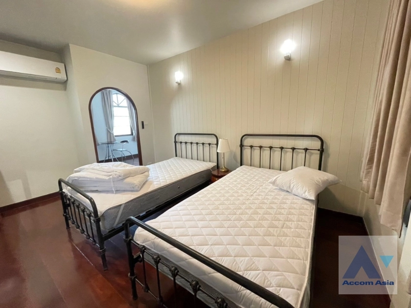 16  4 br House For Rent in Phaholyothin ,Bangkok BTS Victory Monument - ARL Makkasan AA36013