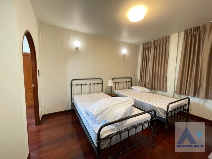 18  4 br House For Rent in Phaholyothin ,Bangkok BTS Victory Monument - ARL Makkasan AA36013