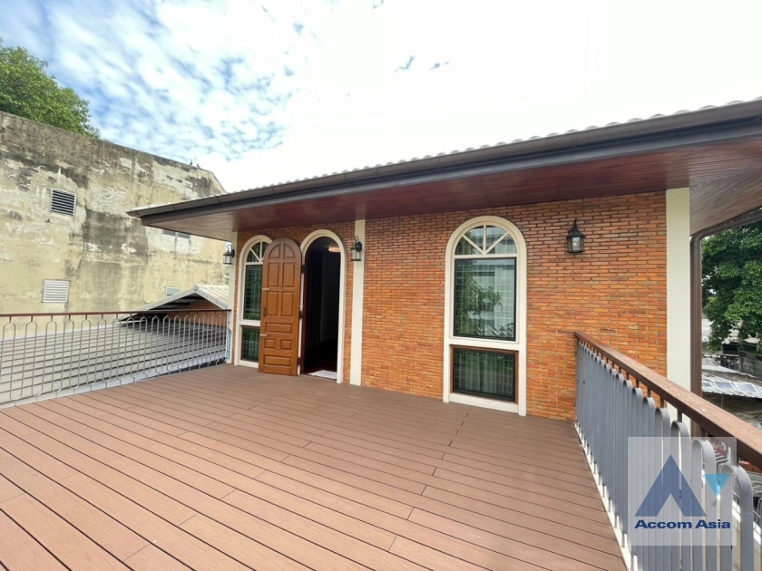 22  4 br House For Rent in Phaholyothin ,Bangkok BTS Victory Monument - ARL Makkasan AA36013