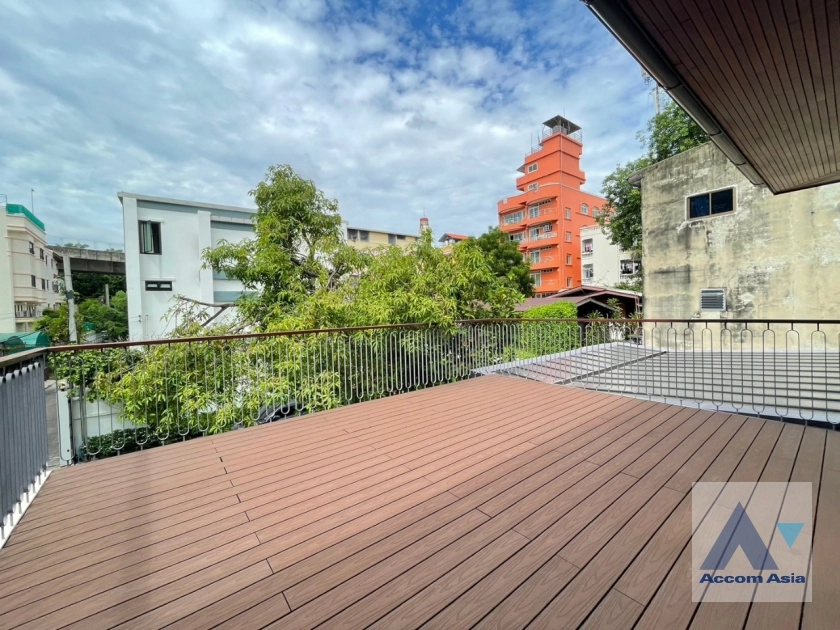 50  4 br House For Rent in Phaholyothin ,Bangkok BTS Victory Monument - ARL Makkasan AA36013