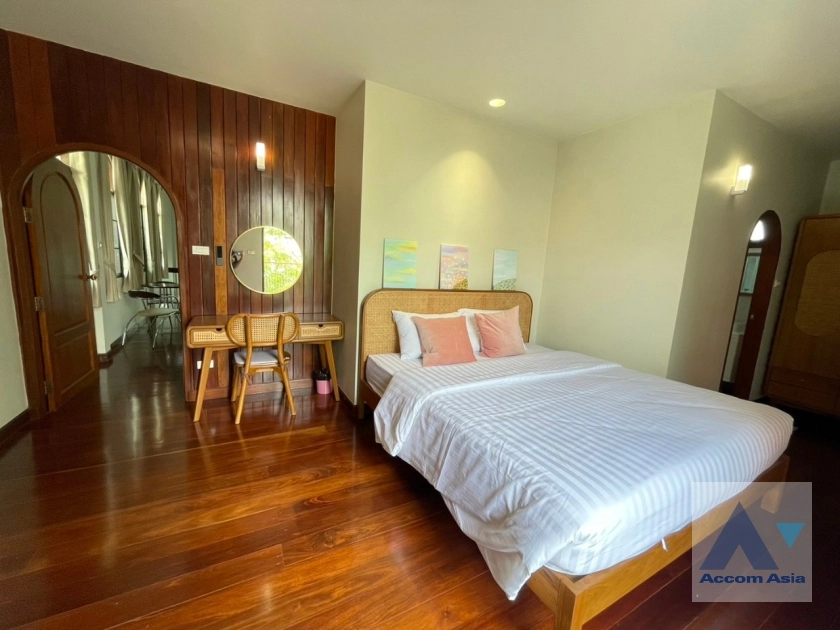 27  4 br House For Rent in Phaholyothin ,Bangkok BTS Victory Monument - ARL Makkasan AA36013