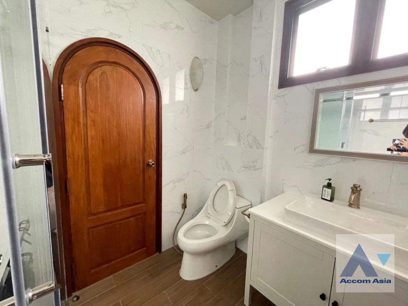 48  4 br House For Rent in Phaholyothin ,Bangkok BTS Victory Monument - ARL Makkasan AA36013