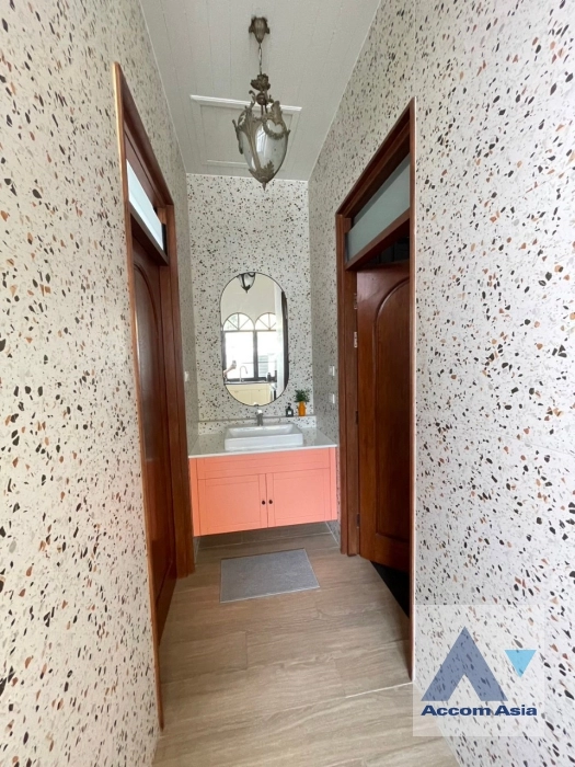 51  4 br House For Rent in Phaholyothin ,Bangkok BTS Victory Monument - ARL Makkasan AA36013