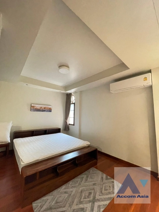 32  4 br House For Rent in Phaholyothin ,Bangkok BTS Victory Monument - ARL Makkasan AA36013