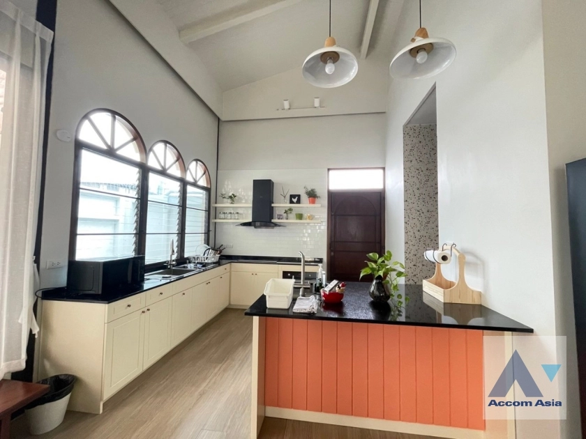 37  4 br House For Rent in Phaholyothin ,Bangkok BTS Victory Monument - ARL Makkasan AA36013