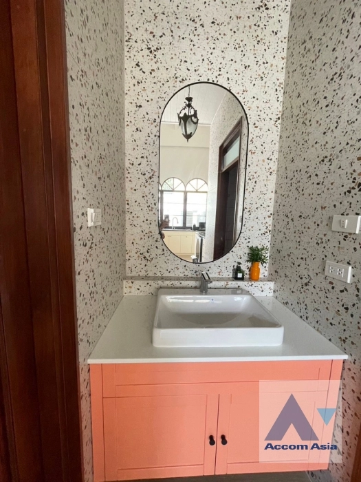 45  4 br House For Rent in Phaholyothin ,Bangkok BTS Victory Monument - ARL Makkasan AA36013