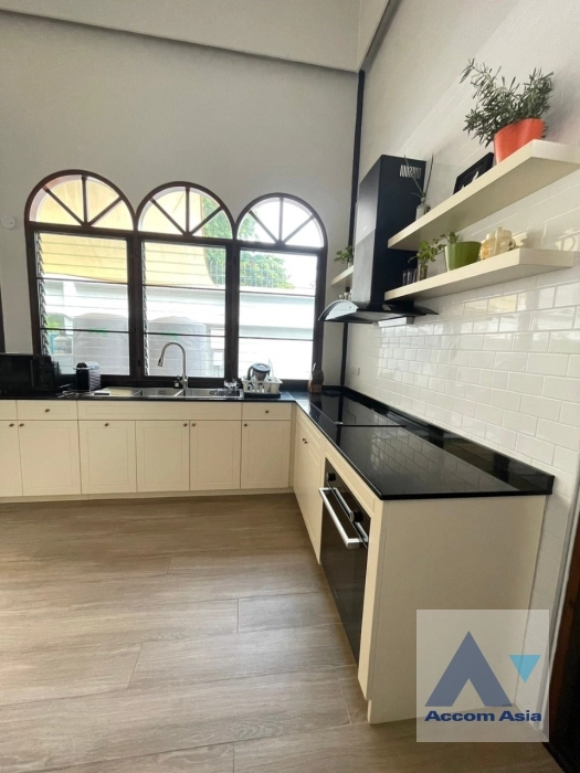 38  4 br House For Rent in Phaholyothin ,Bangkok BTS Victory Monument - ARL Makkasan AA36013